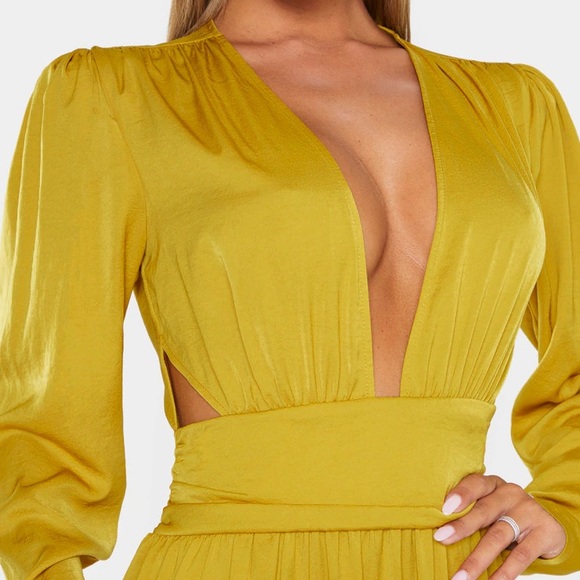 Beautiful chartreuse color dress with split - Picture 4 of 4